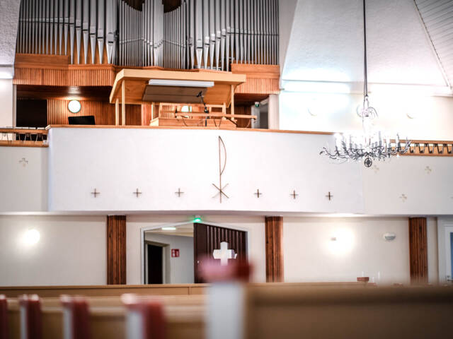 Haukivuoren kirkon urkuparvi.