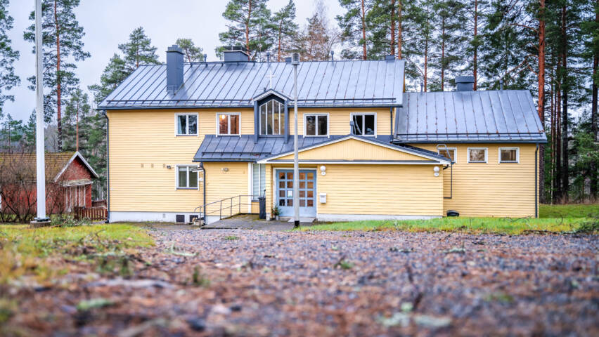 Anttolan seurakuntatalo.