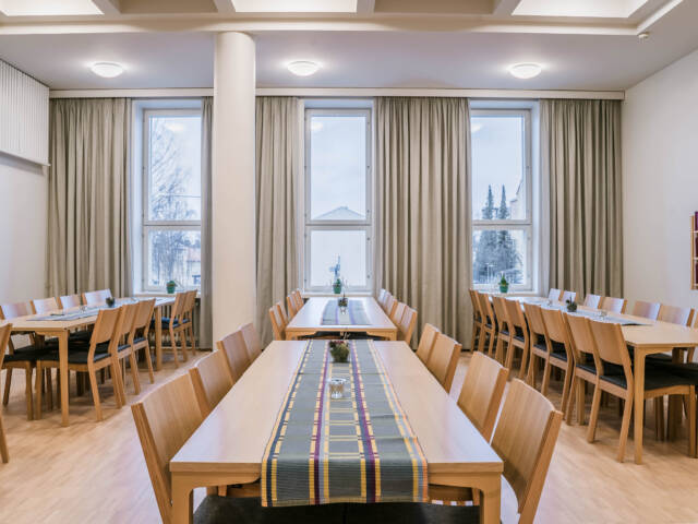 Mikkelin seurakuntakeskuksen Pirttiniemisali.