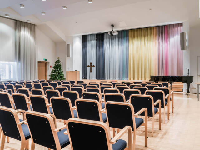 Mikkelin seurakuntakeskuksen Ristimäkisali.