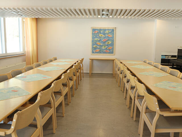 Kirkonmäen seurakuntatalon tiloja.