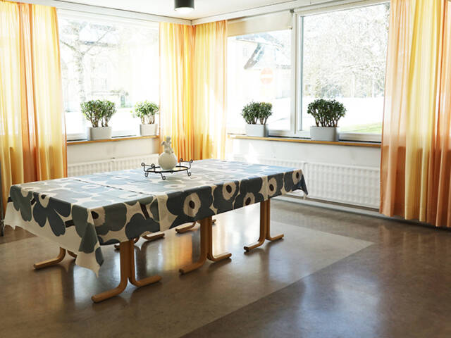 Kirkonmäen seurakuntatalon tiloja.