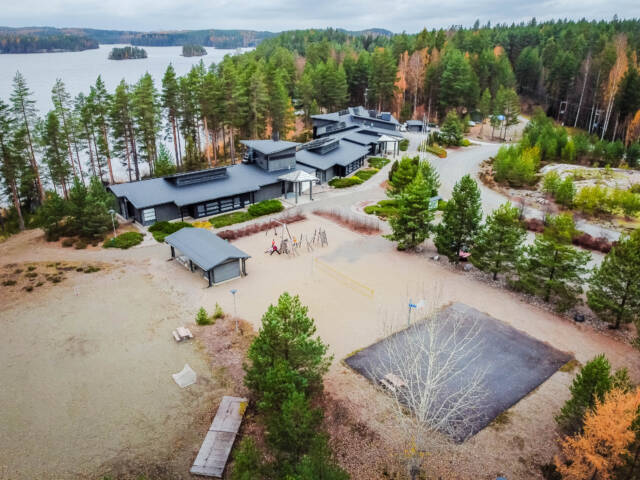 Ilmakuva Susiniemen leirikeskuksesta.