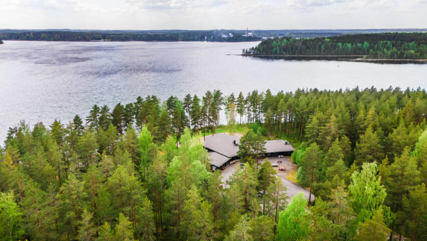 Ruunaniemen leirikeskuksen ilmakuva kesällä.