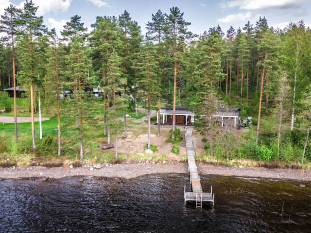 Ruunaniemen leirikeskuksen ilmakuva kesällä.