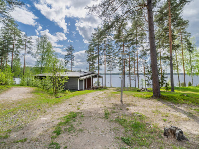Ruunaniemen leirikeskuksen rantasauna.