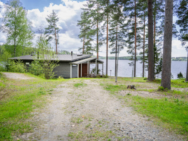 Ruunaniemen leirikeskuksen rantasauna.