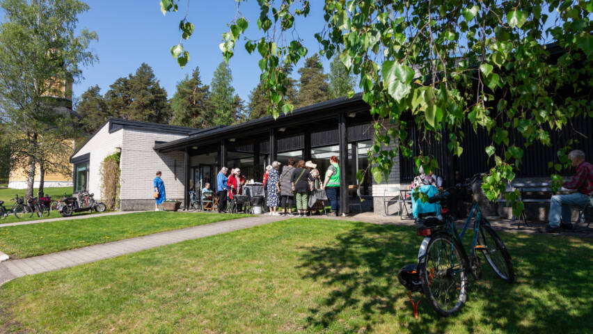 Kirkonmäen seurakuntatalo.
