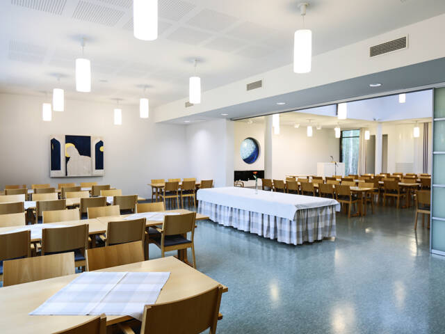 Ristiinan seurakuntakeskuksen tiloja.