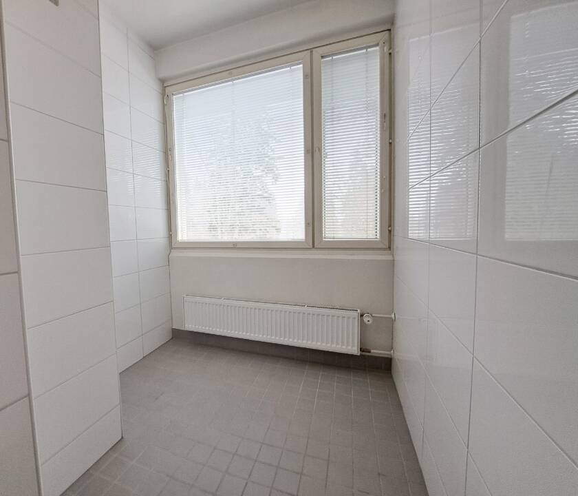 Otavankatu 8 osoitteessa sijaitsevan 72 neliöisen asunnon kylpy- ja wc-tilat.