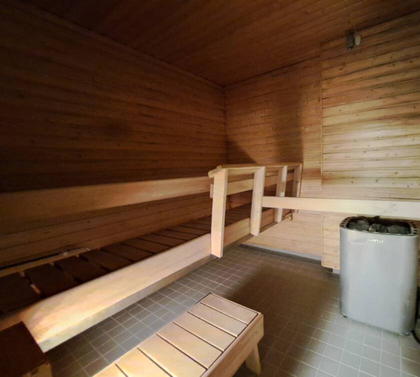 Otavankatu 8 rakennuksen taloyhtiön sauna.