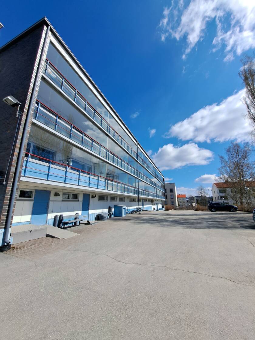Savilahdenkatu 18 ulkoa kuvattuna.