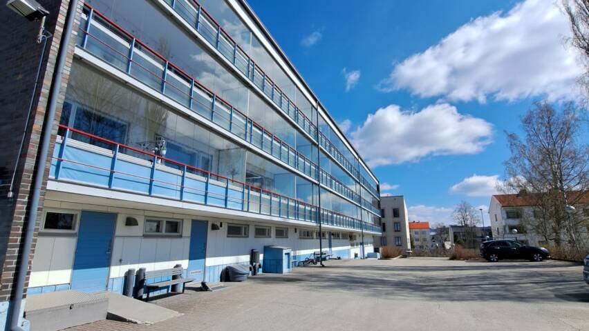 Savilahdenkatu 18 ulkoa kuvattuna.