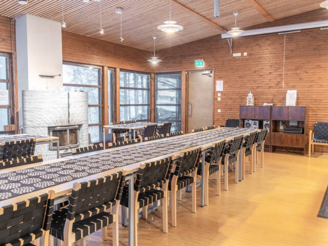 Susiniemen uuden saunarakennuksen sisätiloja.