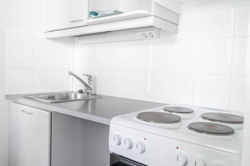 Savilahdenkatu 18 B 14 kaksion sisäkuva, jossa esillä asunnon keittiö.