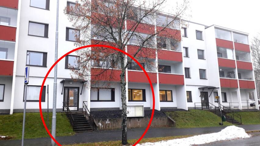 Laajalammen seurakuntakoti ulkoa kuvattuna.
