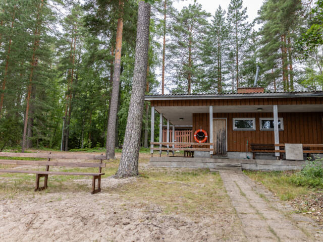 Lusikkaniemen rantasauna.