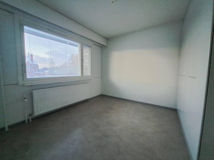 Savilahdenkatu 18 kiinteistön neliön makuuhuone.