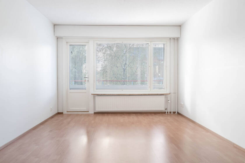 Savilahdenkatu 18 C 19 kaksion sisäkuva, jossa esillä asunnon olohuone.