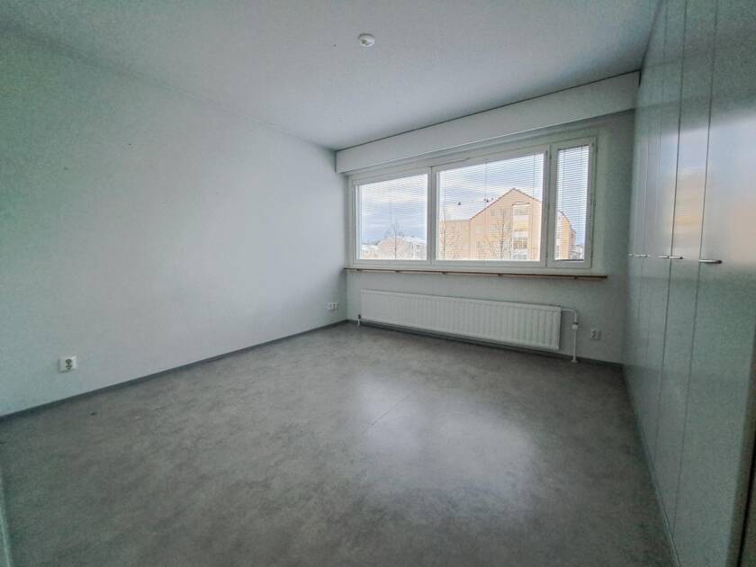 Savilahdenkatu 18 kiinteistön neliön päämakuuhuone.