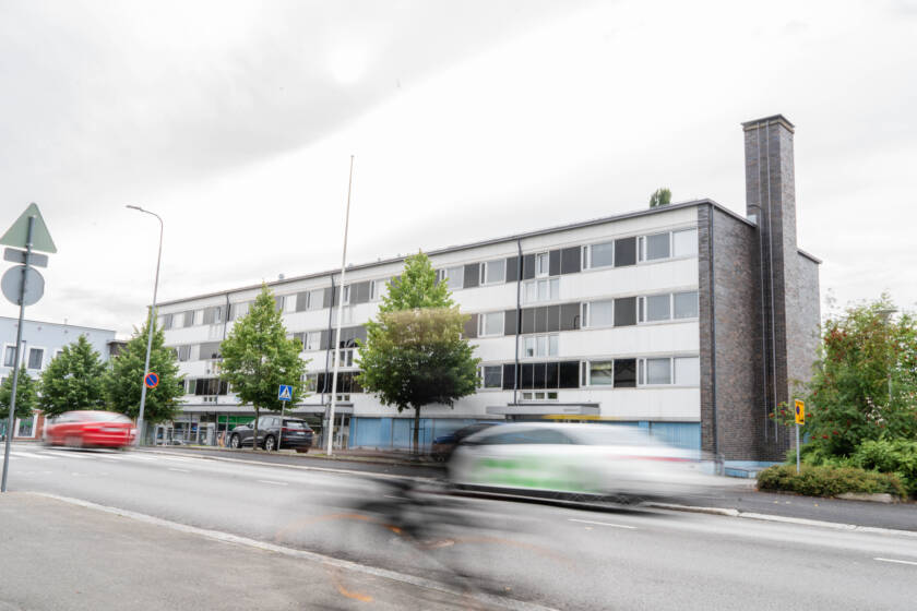 Savilahdenkatu 18 rakennus ulkoa kuvattuna.